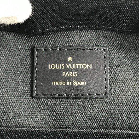 LOUIS VUITTON Authentic Black Monogram Canvas Pochette Shoulder Bag - Picture 14 of 15